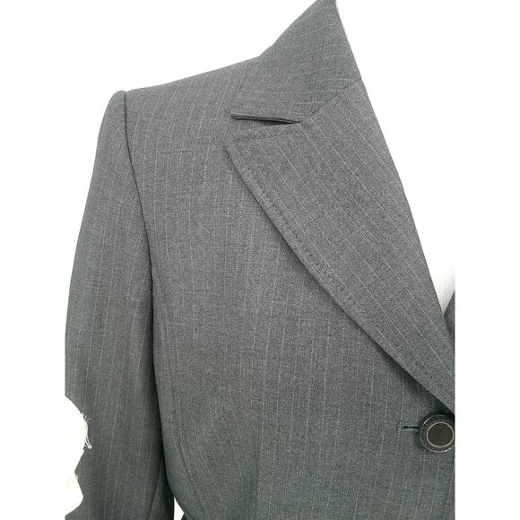 Tahari Arthur S. Levine Womens Gray Pinstripe Three Button Career Blazer Size 8 - Picture 5 of 10